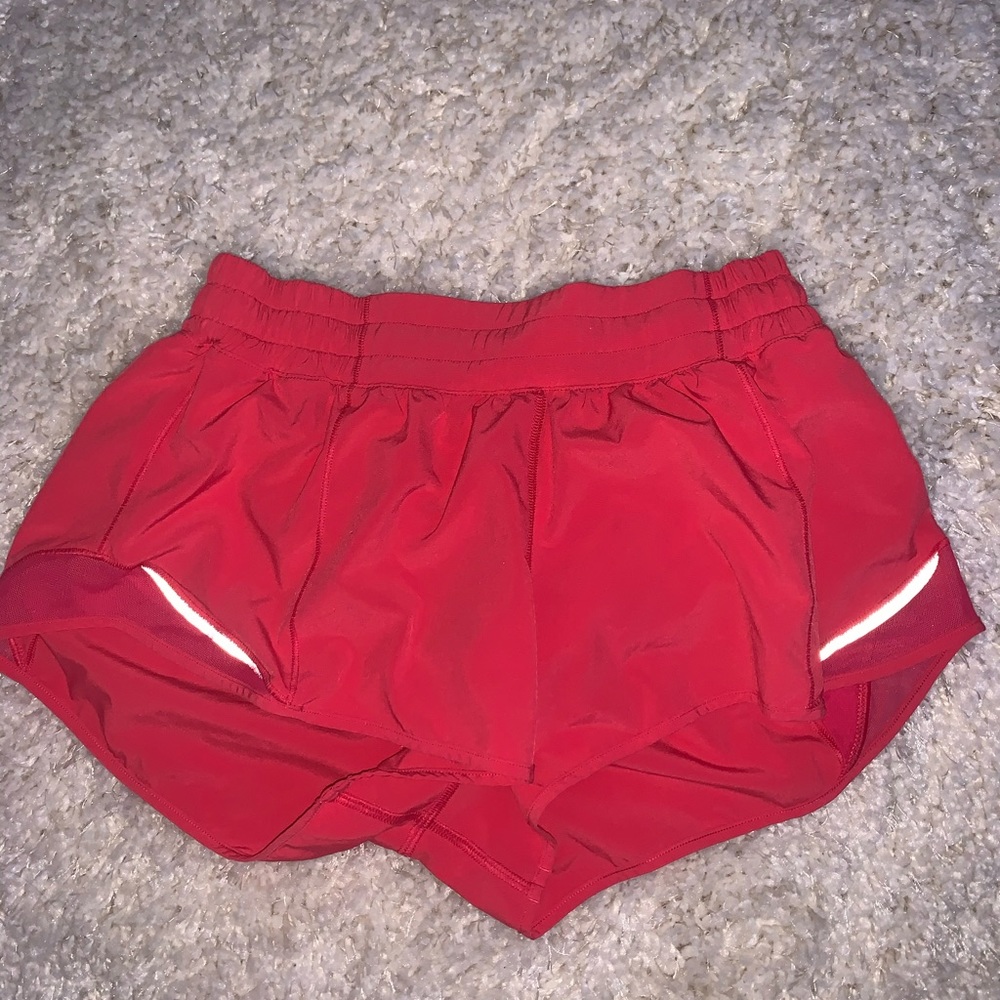 Pink hotty hot 2.5” lulu shorts